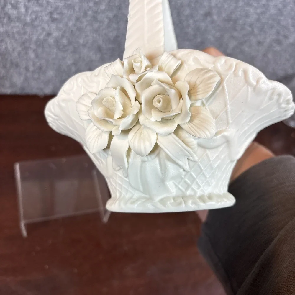 Vtg~Ivory Cream Porcelain Woven Basket with Applied Flowers 8